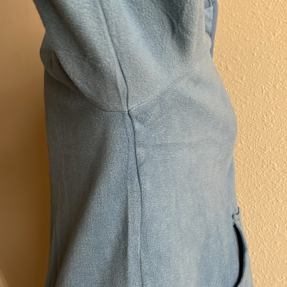 Cuddl Dudds Sz M Half-button up Light Blue Top - Picture 3 of 12